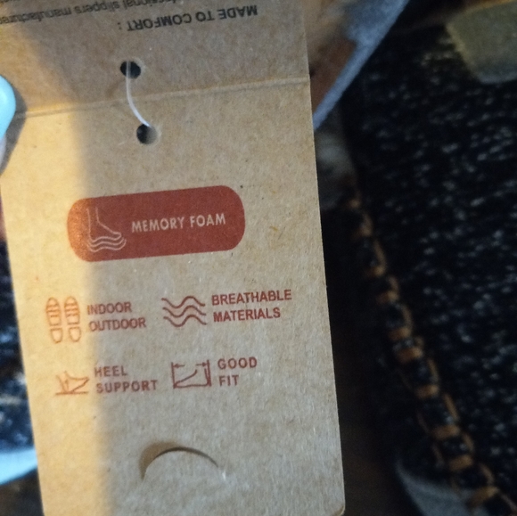 Gumusservi slippers - Picture 3 of 3